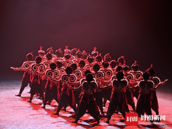 信钰配资 开赛！67支舞蹈同台“讲述”巴蜀文化故事