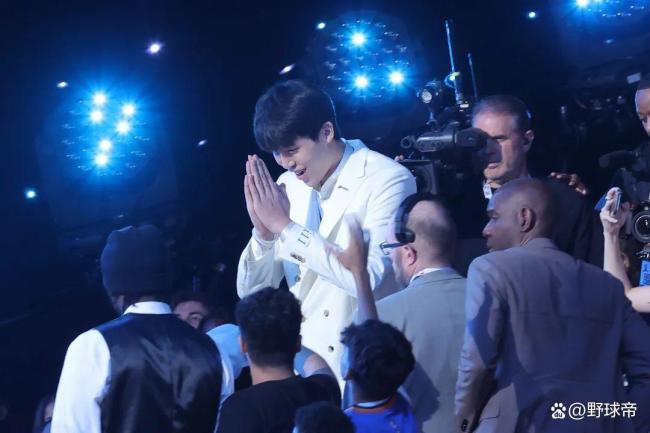 媒体:杨瀚森成今年NBA选秀最大黑马 青岛队怎么办?